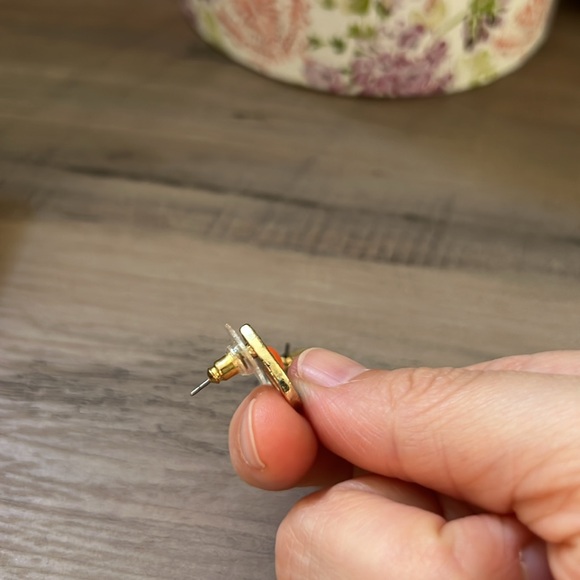 Pretty tear drop shape earrings 🧡🏆✨ - Picture 3 of 3